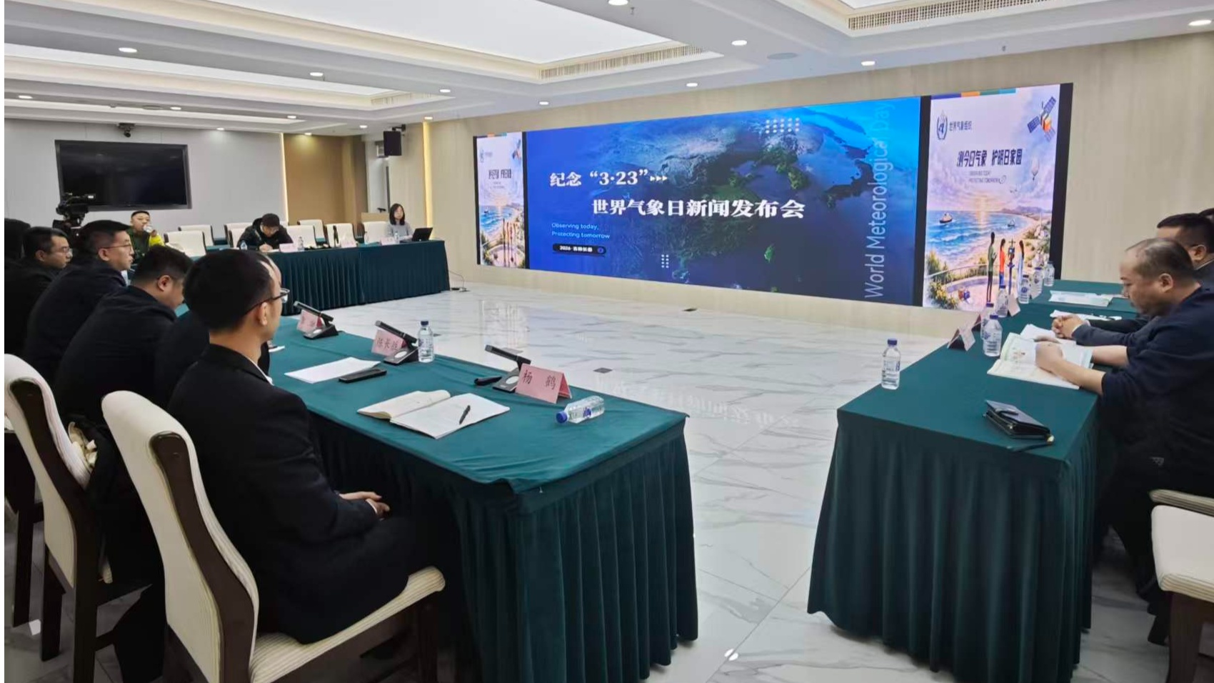 开放设备、组织科普吉林省气象局科普走近民众(图1)