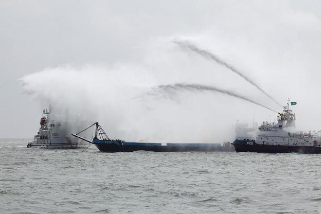 今年第20次中美刚翻脸菲国就闯南海挑事中国海警水炮刚到底(图3)