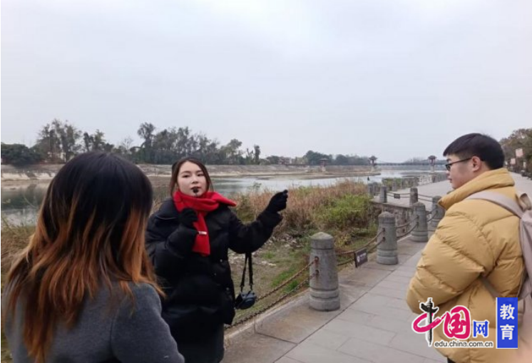 科技赋能古镇韧性提升川农大学子奏响平安景区与智慧旅游双重奏(图2)